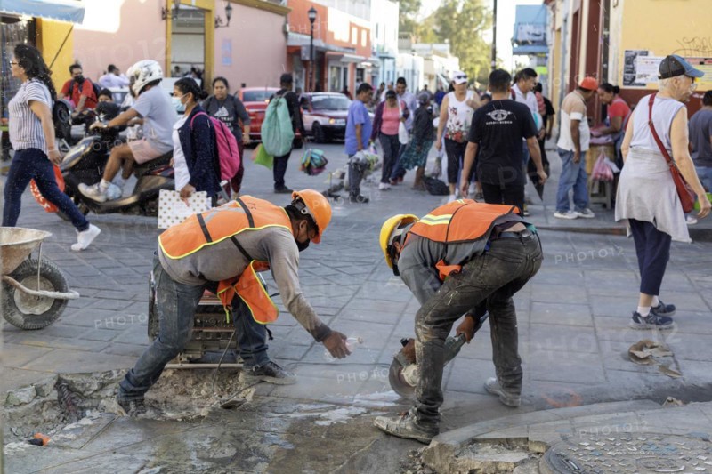 Oaxaca, Mexico, Workers rebuild Carlos Maria Bustamante Street in the center of Oaxaca City. Most of the work is being done by hand, Central America
