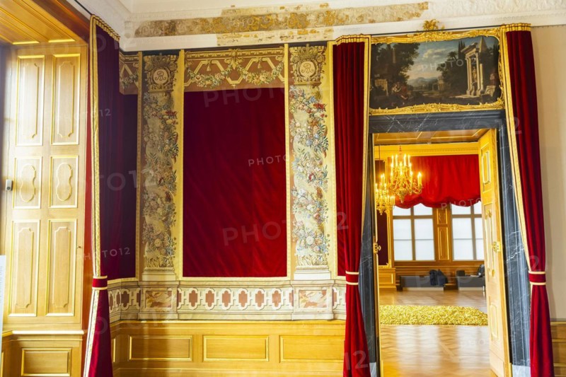 Hanging of the last tapestries in the Royal Parade Rooms in the Dresden Residenzschloss, Dresden, Saxony, Germany, Europe