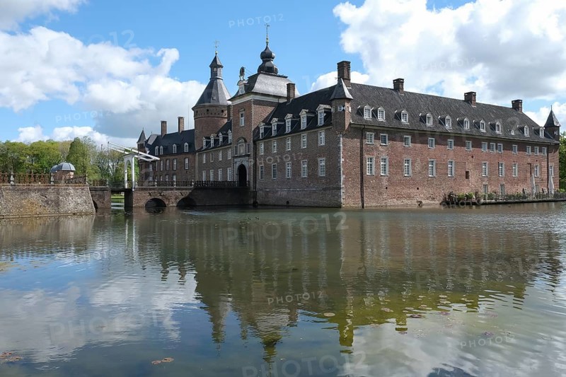 Anholt Castle, moated castle, Isselburg, Münsterland, North Rhine-Westphalia, Germany, Europe