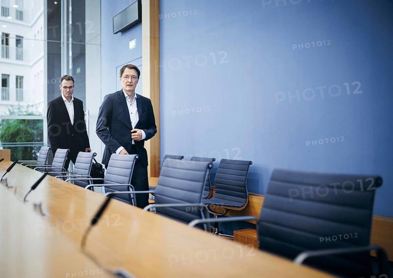 Karl Lauterbach (SPD), Federal Minister of Health, and Stephan Baldus, Clinic Director at the Heart Centre of Cologne University Hospital, at a press conference on the Healthy Heart Act at the Federal Press Conference in Berlin, 28/08/2024