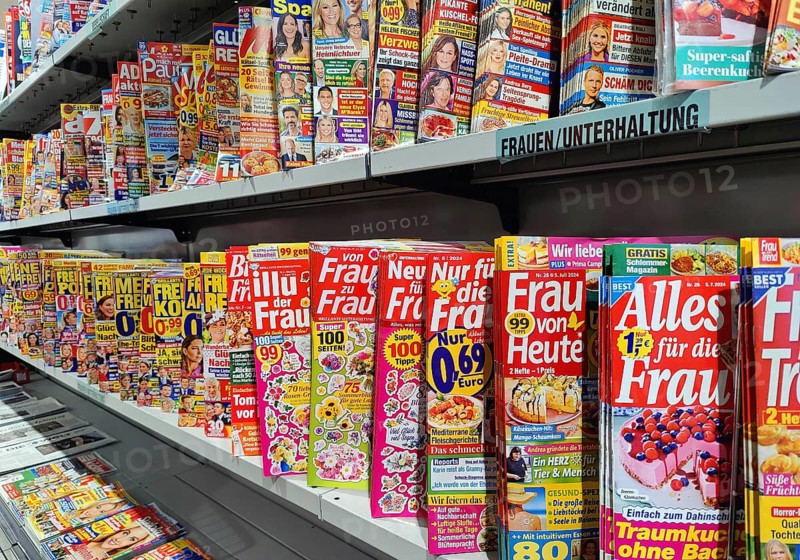 Many woman's magazines in the supermarket, Witten, Ruhr area, North Rhine-Westphalia, Germany, Europe