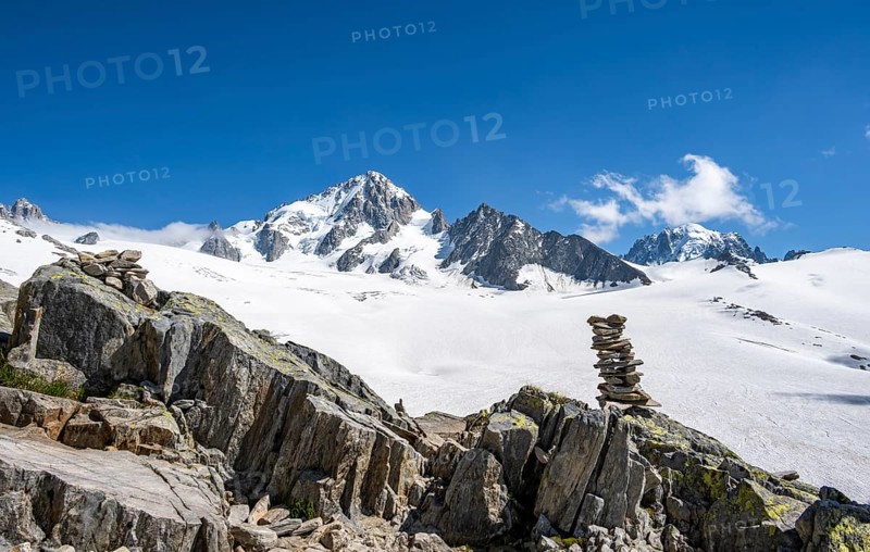 Cairn, High alpine mountain landscape, Glacier du Tour, Glacier and mountain peak, Summit of the Aiguille de Chardonnet, Chamonix, Haute-Savoie, France, Europe