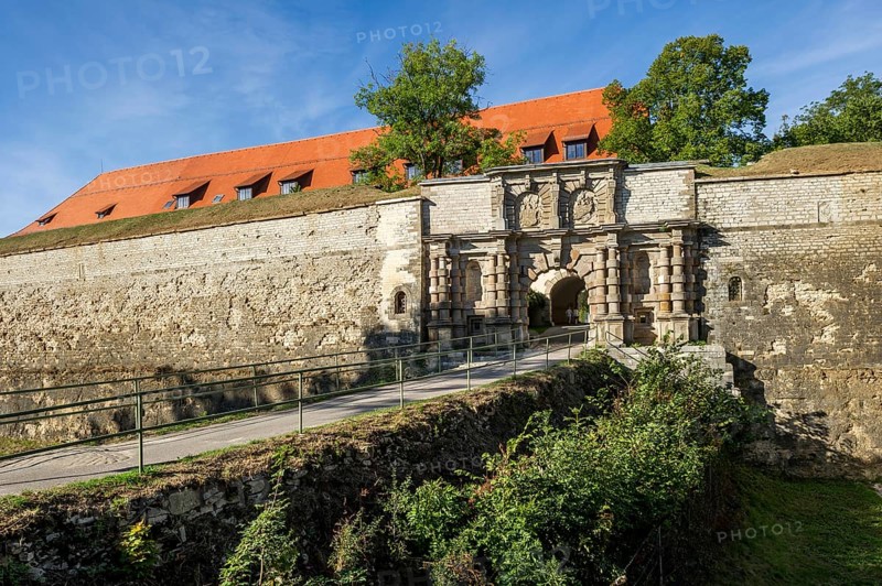 Gate, Prunktor in the fortress wall, fortress wall with moat of the Wülzburg fortress, Renaissance fortification, Weißenburg in Bavaria, Altmühltal, Middle Franconia, Franconia, Bavaria, Germany, Europe
