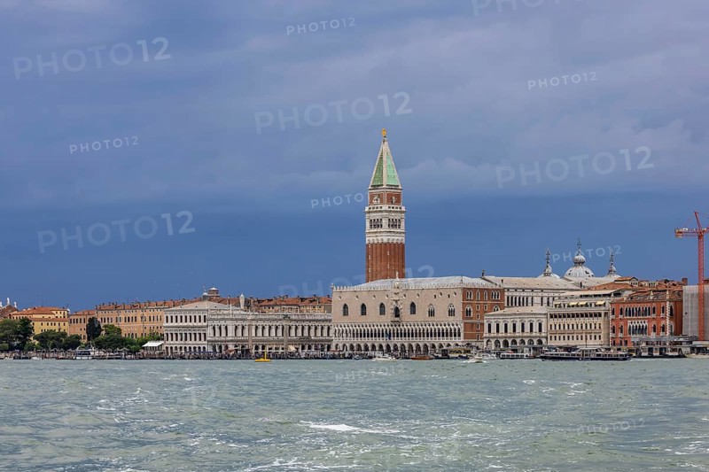 City view of Venice, view of the city from the Canale della Giudecca. St Mark's Square, St Mark's Basilica, Basilica di San Marco, St Mark's Tower, Campanile San Marco, Doge's Palace, Palazzo Ducale, Venice, Venezia, Veneto, Italy, Europe