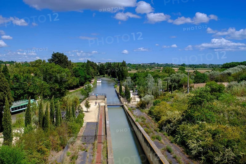 Fonseranes lock stairs, Échelle d'Écluses de Fonseranes, Neuf Ecluses, Canal du Midi, Beziers, Herault, Languedoc-Roussillon, France, Europe