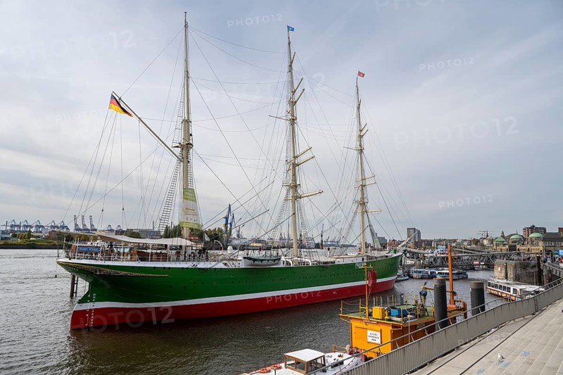 Museum ship Rickmer Rickmers, Landungsbrücken, St. Pauli, Hamburg, Germany, Europe