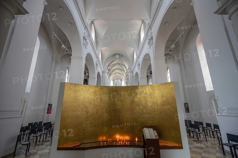 Gold-coloured wall with sacrificial candles, Augustinian Church, Dominikanerplatz, Würzburg, Lower Franconia, Bavaria, Germany, Europe