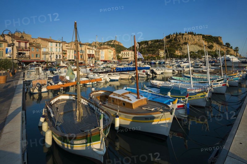 Harbour, sunset, Cassis, Bouches-du-Rhone, Provence-Alpes-Côte d'Azur, South of France, France, Europe