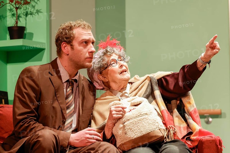 Brigitte Grothum and Johannes Hallervorden at the photo rehearsal of Oma Trick in Berlin's palace gardens Theater on 11.02.2025, premiere and 90th birthday of Brigitte Grothum on 26 February 2025