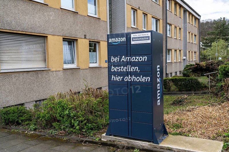 Amazon Locker, pick-up station for parcels and consignments in a housing estate, in Hagen Vorhalle, North Rhine-Westphalia, Germany, Europe