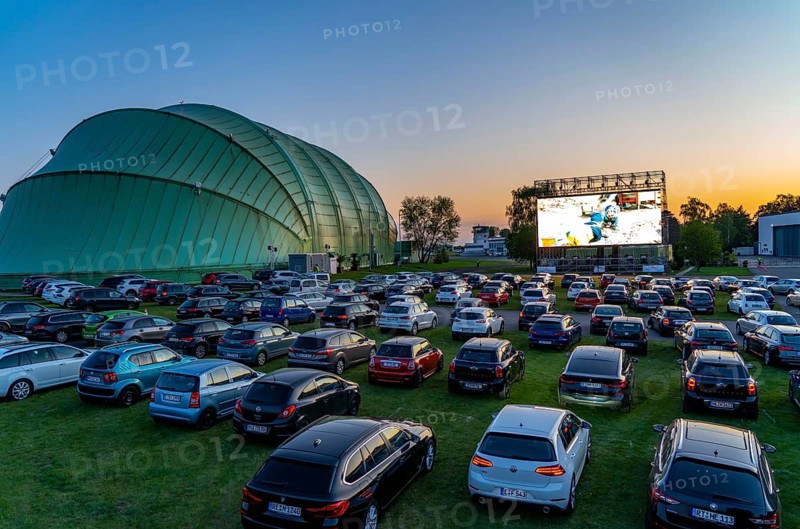 Drive-in cinema at Essen/Mülheim Airport Motor Movies, temporary film screening, at the WDL airship hangar, event in compliance with contact restrictions, effects of the corona crisis in Essen, Mülheim Germany