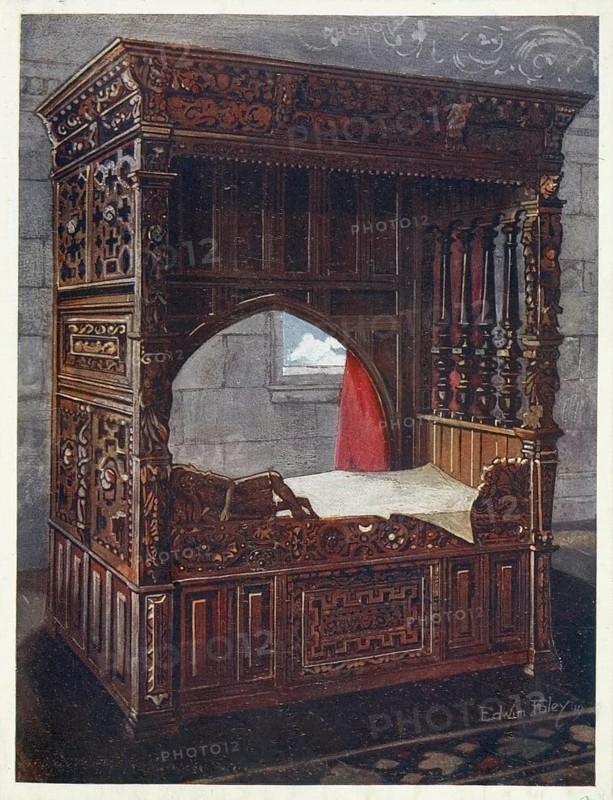 Furniture around the turn of the century 1900, Carved oak bedstead by Jeanne D'Albret, dated 1562 (1910, 1911), Carved oak bedstead of Jeanne D'Albret, dated 1562 (1910, 1911) .jpg