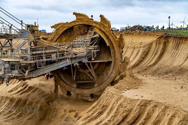 Opencast lignite mine Garzweiler 2, bucket wheel excavator 261 excavating the surface, at the rest of the hamlet Lützerath, bucket diameter is 17 metres, Erkelenz, North Rhine-Westphalia, Germany, Europe