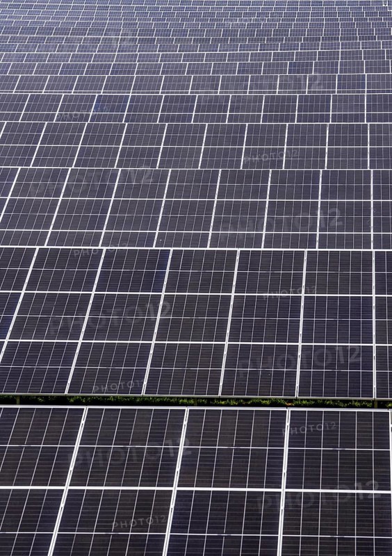 Solar park near Neukirchen-Vluyn, along the A40 motorway, over 10, 000 solar modules spread over 4.2 hectares, generating 6 million kilowatt hours per year, North Rhine-Westphalia, Germany, Europe