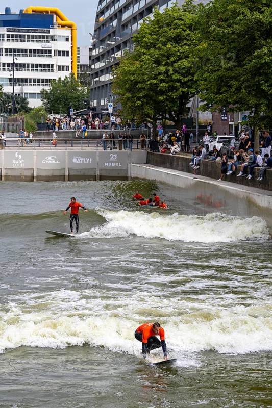 Surfing facility in the city centre of Rotterdam, Rif010, supposedly the world's first wave facility for surfers in a city, in the Steigersgracht, a 130 metre long and 21 metre wide wave pool was built in the existing canal, waves up to 1.5 metres high can be generated, every 7 seconds a wave breaks for the surfers, the 4.5 million litres in the pool, water is moved by 8 wave machines, Netherlands