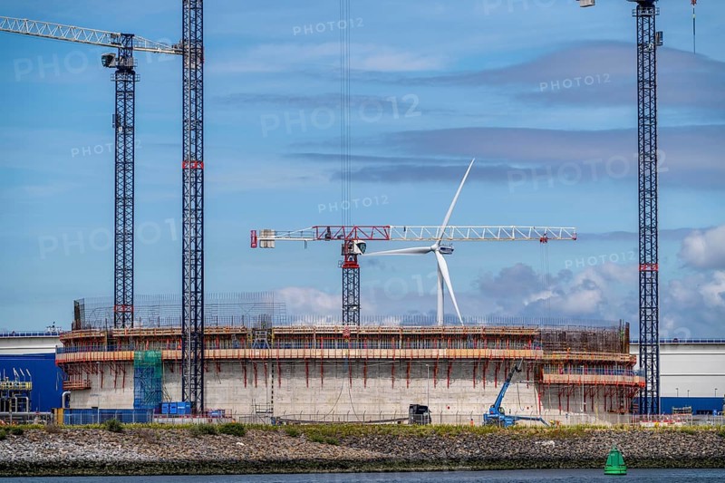 Construction of a 180, 000 cubic metre LNG storage tank, it will be the fourth tank of the Gate Terminal, LNG import terminal tanks for liquefied natural gas, owned by Vopak and Gasunie, the tanks supply the Netherlands and other European countries with gas, in the seaport of Rotterdam, Maasvlakte, Rotterdam Netherlands