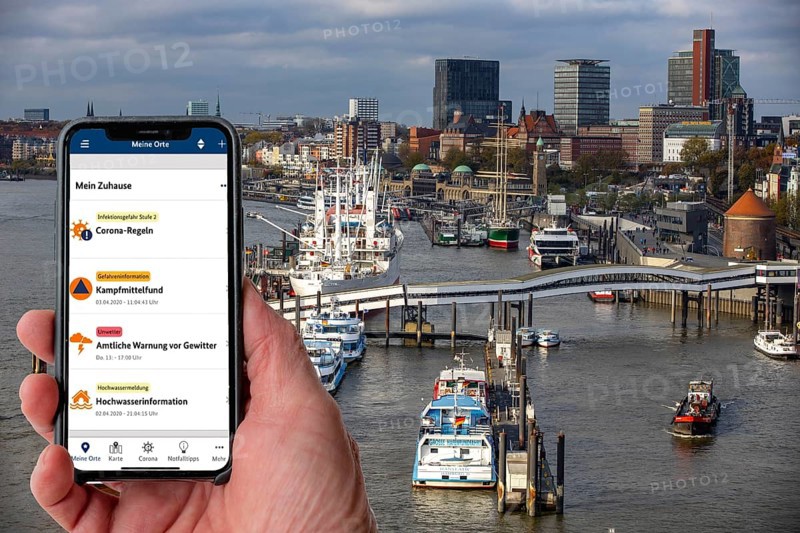 Symbolic image for NINA Warnapp, the Federal Office of Civil Protection and Disaster Assistance, warns the user of various dangers, disasters, storms, Hamburg, Germany, Europe
