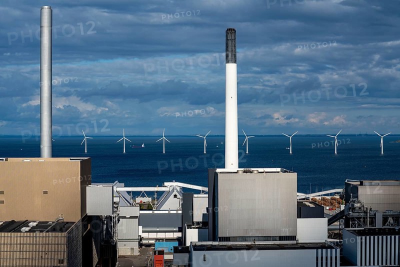 Wind turbines, offshore wind farm east of Copenhagen, in the Øresund, Amager power station is a fossil and biogenic-fuelled combined heat and power plant on the island of Amager, operated by the Danish company HOFOR, Copenhagen