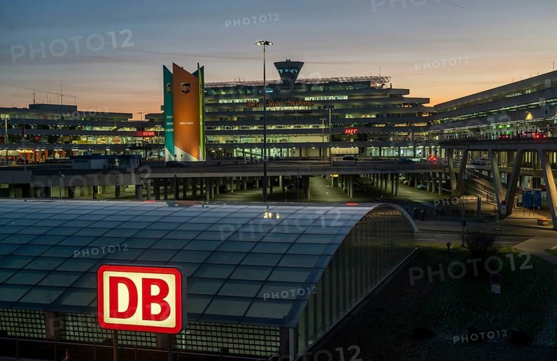 Terminal 1 Cologne-Bonn Airport, railway station, Cologne, North Rhine-Westphalia, Germany, Europe