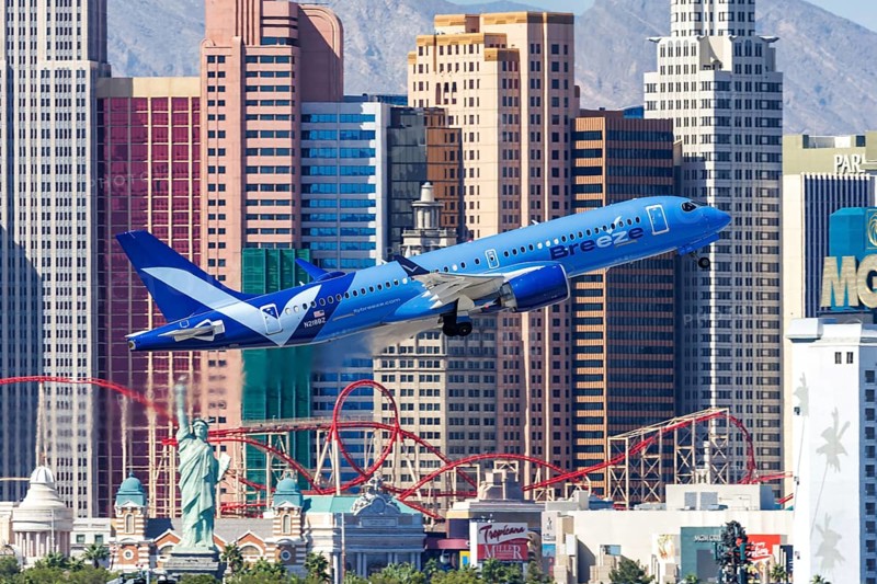An Airbus A220-300 aircraft of Breeze Airways with the registration number N218BZ at Las Vegas Airport, USA, North America