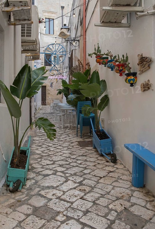 Alley in the old town centre, Otranto, Apulia, Southern Italy, Italy, Europe