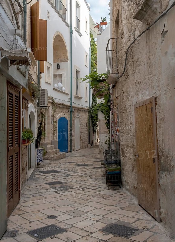 Alley in Polignano a Mare, Apulia, Italy, Europe