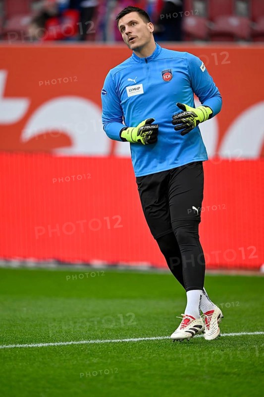 Goalkeeper Kevin Mueller 1. FC Heidenheim 1846 FCH (01) Warm-up training WWK Arena, Augsburg, Bavaria, Germany, Europe
