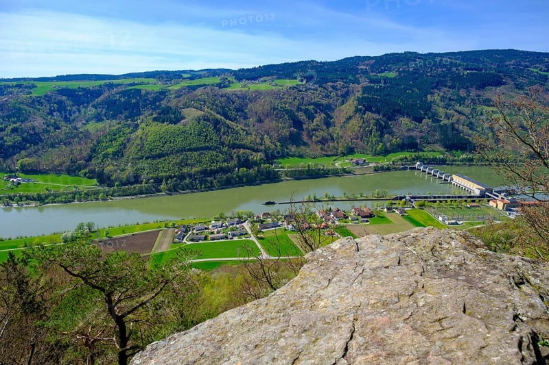 Ebenstein Chapel vantage point, view of the Danube and Jochenstein power station, Donauleite, Passauer Land, Lower Bavaria, Germany, Europe