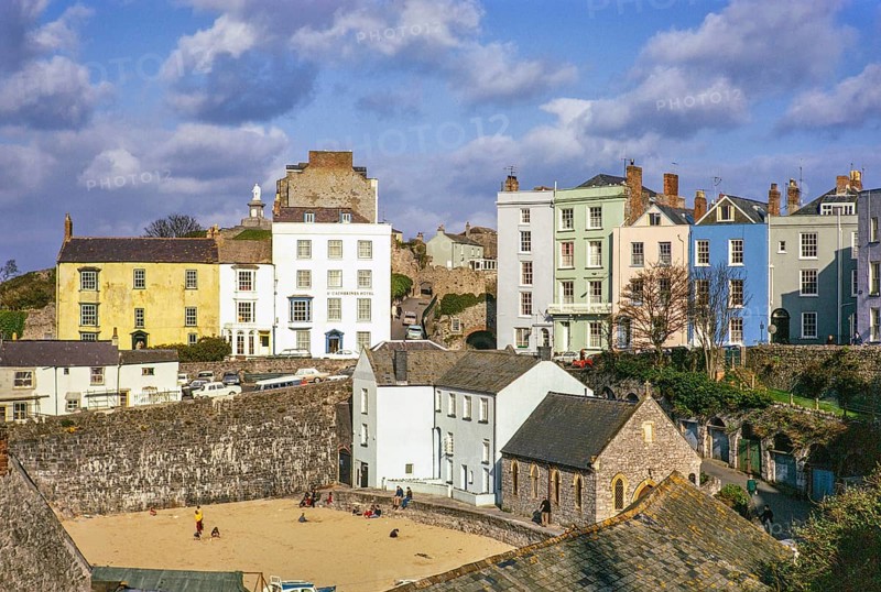 Gebäude rund um den Hafen, Fisherman's Chapel, Tenby, Pembrokeshire, Wales, UK Mai 1970