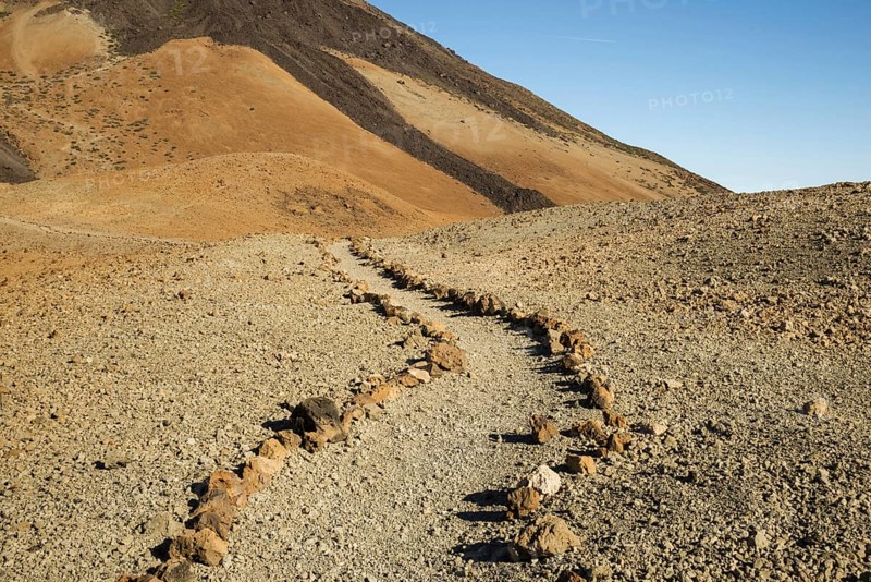 Hiking trail, Montana Blanca, Pico del Teide, 3718m, Parque Nacional de las Canadas del Teide, Teide National Park, UNESCO World Heritage Site, Tenerife, Canary Islands, Spain, Europe