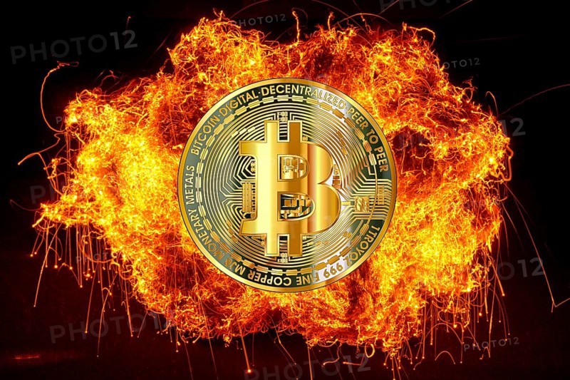 Symbolic image, Bitcoin in firelight, questionable vision of the future, stock market prices, insecure digital currency, resources, energy, industry, economy critical, stock market hype, stock market crash, payment, insolvency, wrong decisions, maximum profit, profit collapse, share prices, Germany as a business location, global economy, globalisation, environmental protection, mafia, Trump government, Bitcoin rally, cryptocurrency, electronic wallet, crypto reserve, price development, stock market trading