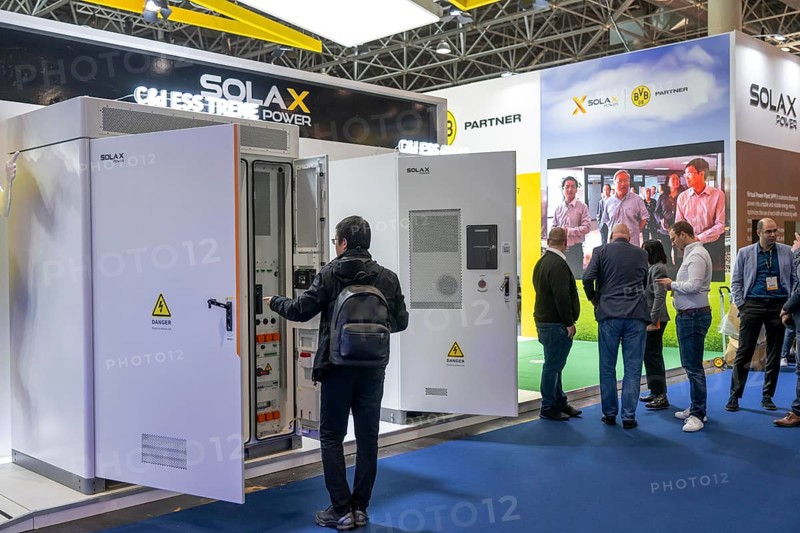 Smart Storage, electricity storage modules at the Solar Solutions Düsseldorf trade fair, over 250 international exhibitors present products and services from the solar industry, Smart Storage, EV Charging and Green HVAC to a trade audience of users and dealers, Düsseldorf, North Rhine-Westphalia, Germany, Europe
