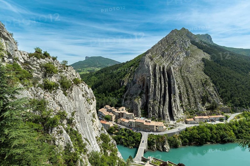 Sisteron. View of the Baume rock and the Durance from the Citadel, Alpes-de-Haute-Provence. Provence-Alpes-Côte d'Azur. France