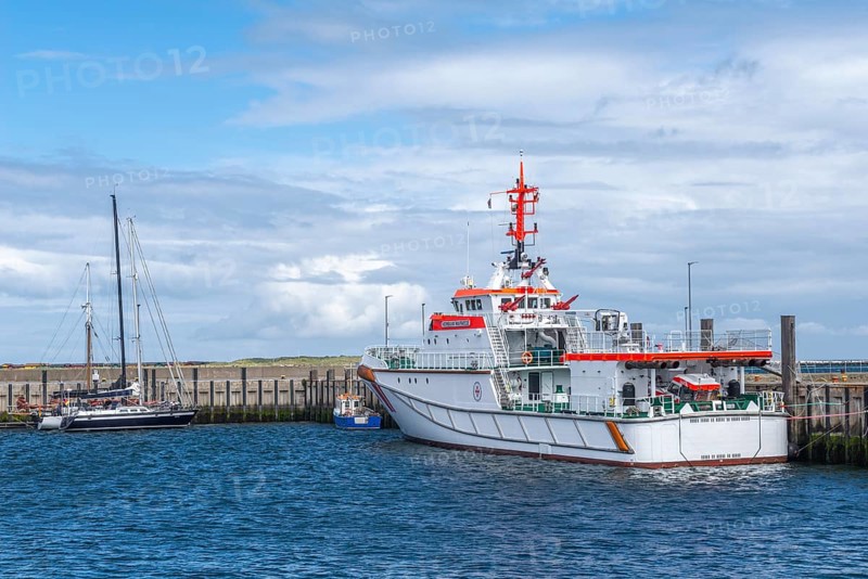 At the quay, rescue cruiser Hermann Marwede, DGzRS sea rescue service, Helgoland station, south harbour, Helgoland island, North Sea, Pinneberg district, Helgoland, Schleswig-Holstein, Germany, Europe