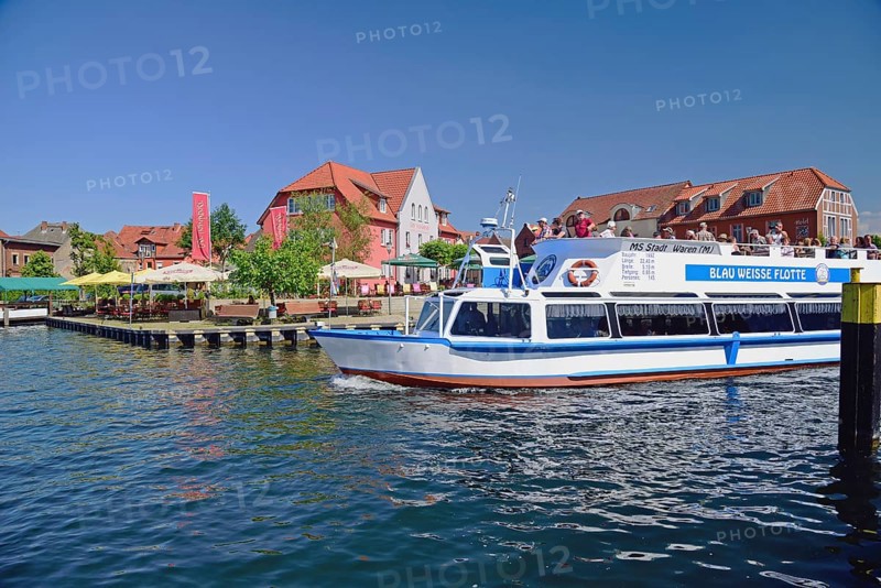 Europe, Germany, Mecklenburg-Western Pomerania, island town of Malchow, Lake Malchow, jetty, tourist boat, Malchow, Mecklenburg-Western Pomerania, Germany, Europe