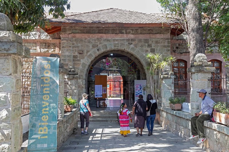 Oaxaca, Mexico, The Oaxaca Railroad Museum. The Mexican Southern Railroad began operations between Oaxaca and Pueblo in 1892. Passenger service has been suspended since 1997, Central America