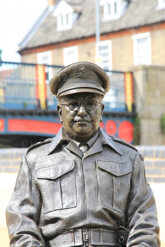 Captain Mainwaring, actor Arthur Lowe, sculpture, Thetford, Norfolk, England, UK by Sean Hedges-Quinn 2010