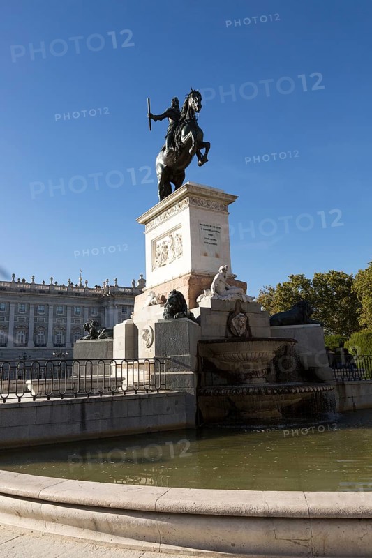 Royal Palace, Plaza de Oriente equestrian statue King Felipe IV designed by Velazquez, Madrid, Spain, Europe
