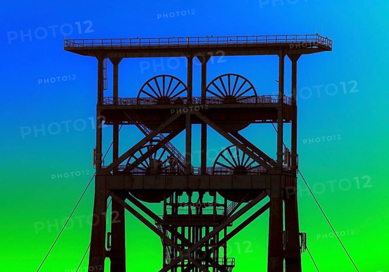 Graphic alienation of the double trestle scaffolding in the Gneisenau neighbourhood park, Dortmund, North Rhine-Westphalia, Germany, Europe