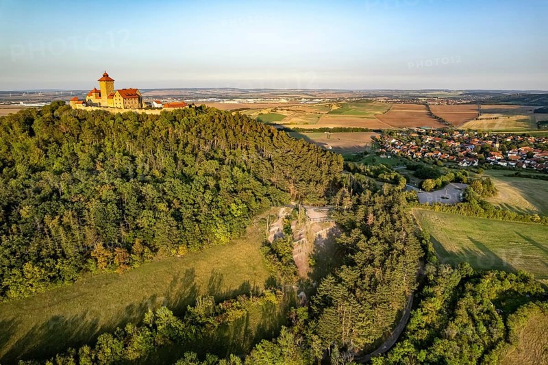 Veste Wachsenburg and the district of Holzhausen seen from the air, Amt Wachsenburg, Thuringia, Germany, Europe