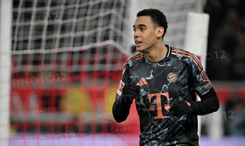 Jamal Musiala FC Bayern Munich FCB (42) Gesture Gesture MHPArena, MHP Arena Stuttgart, Baden-Württemberg, Germany, Europe