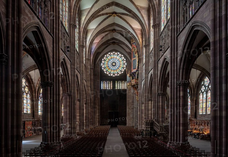 Strasbourg Cathedral, Cath?drale Notre-Dame de Strasbourg, interior, view to the west with the large rose window
