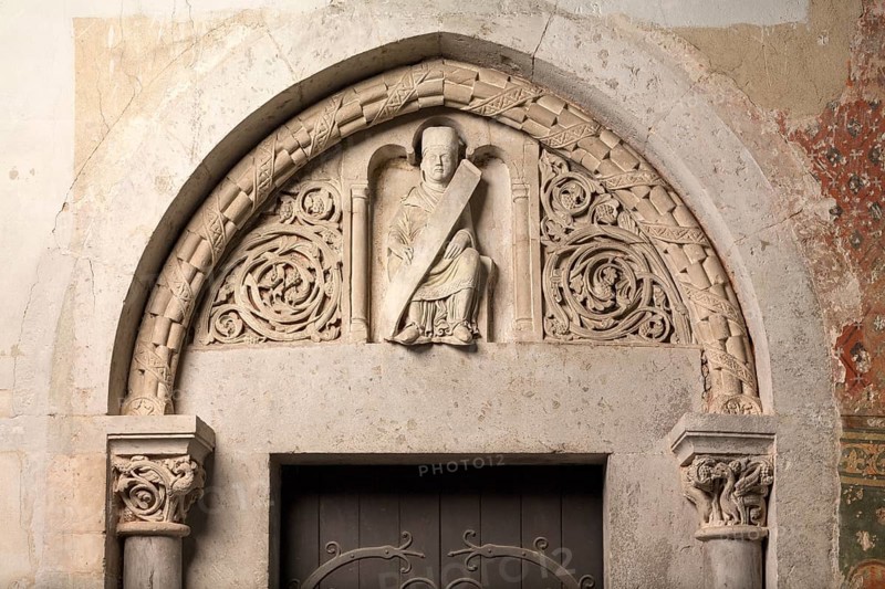 Brauweiler near Pulheim, St Nicholas Abbey Church, choir, portal on the south side with sculpture of Mathilde