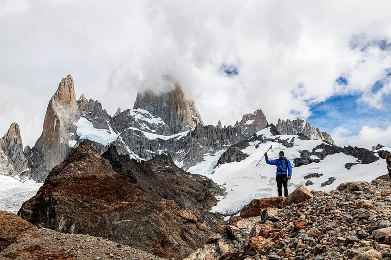 Trekking route Laguna de los Tres with a view of the summit of Fitzroy, El Chaltén, Los Glaciares National Park, Santa Cruz, Patagonia, Argentina, South America