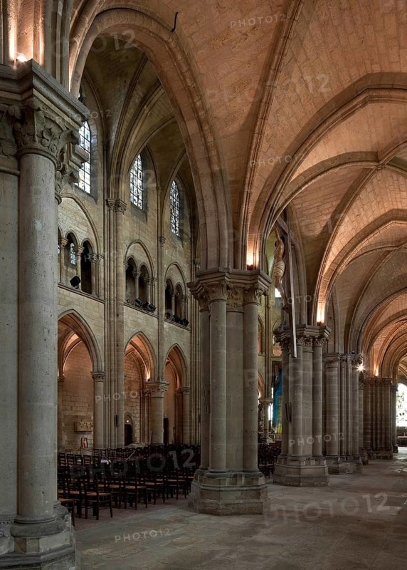 Saint-Leu-d'Esserent, Abbatiale St-Nicolas, interior to the east, south aisle, St., St., Saint