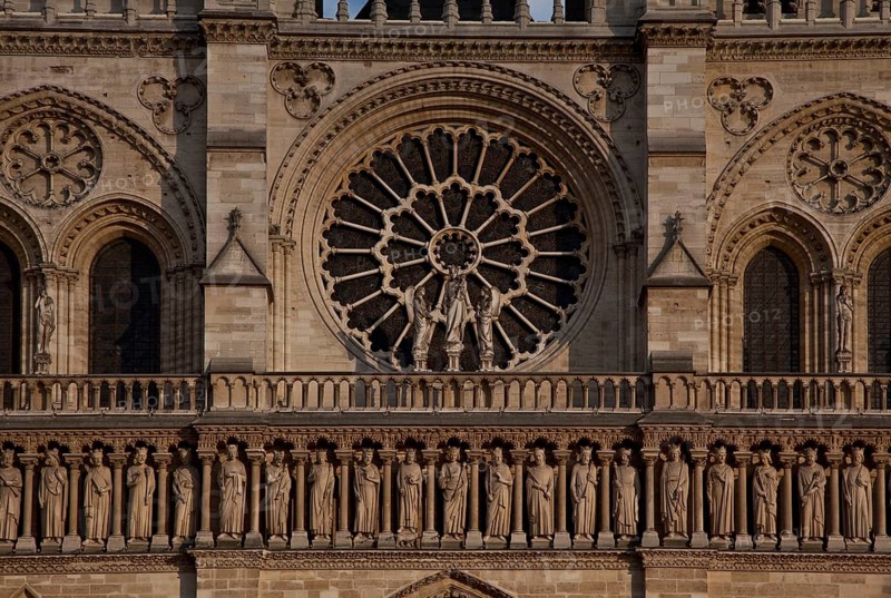 West façade, rose window and section of the royal gallery, St., Sankt, Saint