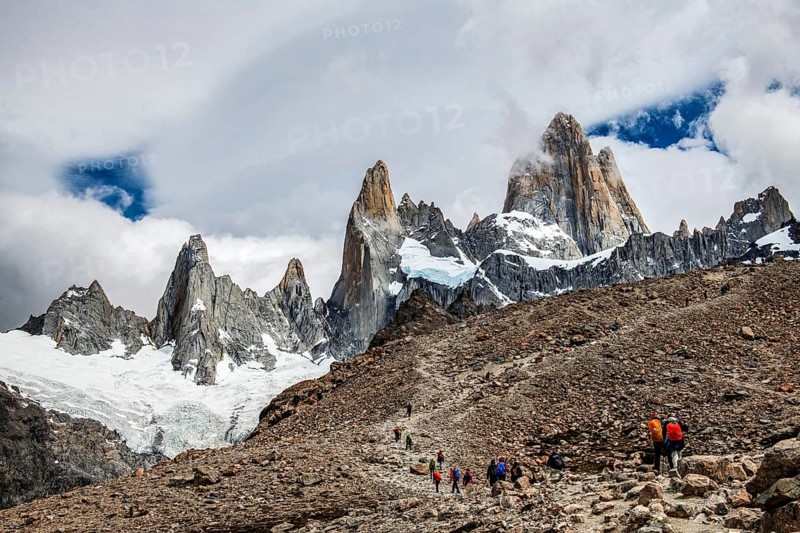Trekking route Laguna de los Tres with a view of the summit of Fitzroy, El Chaltén, Los Glaciares National Park, Santa Cruz, Patagonia, Argentina, South America