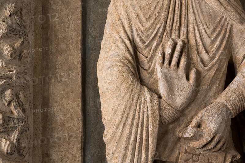 Older Plektrudis tomb slab, Hands, St., Saint, Saint