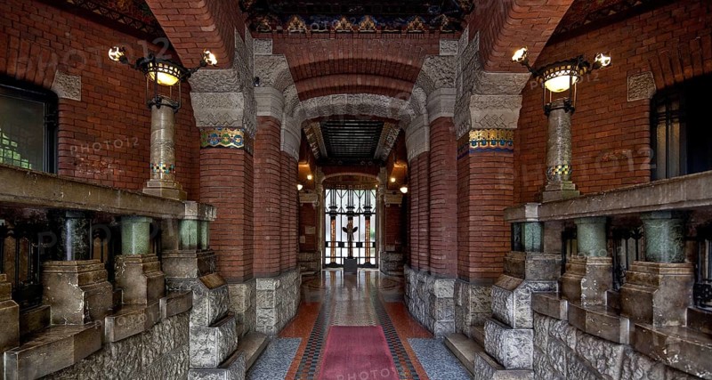 Via Vivaio corner Via Puccini 1911-1913 Vestibule with staircase and passageway to the garden
