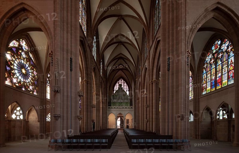 Oppenheim, St Catherine's Church, view to the west, rose window in the south aisle